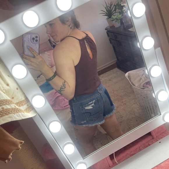 Kendall & Kylie Halter Top - Picture 7 of 7